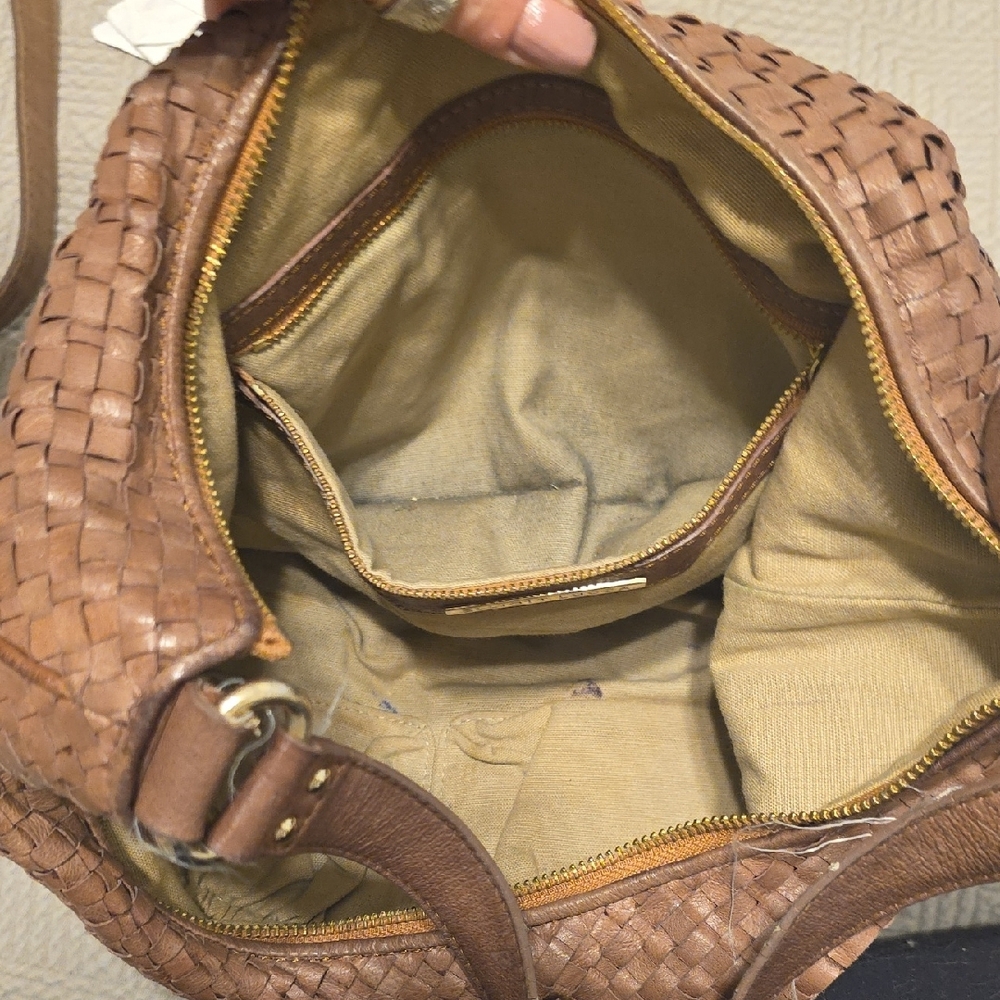 Elegant Tan Woven Leather Hobo Bag - Picture 6 of 11